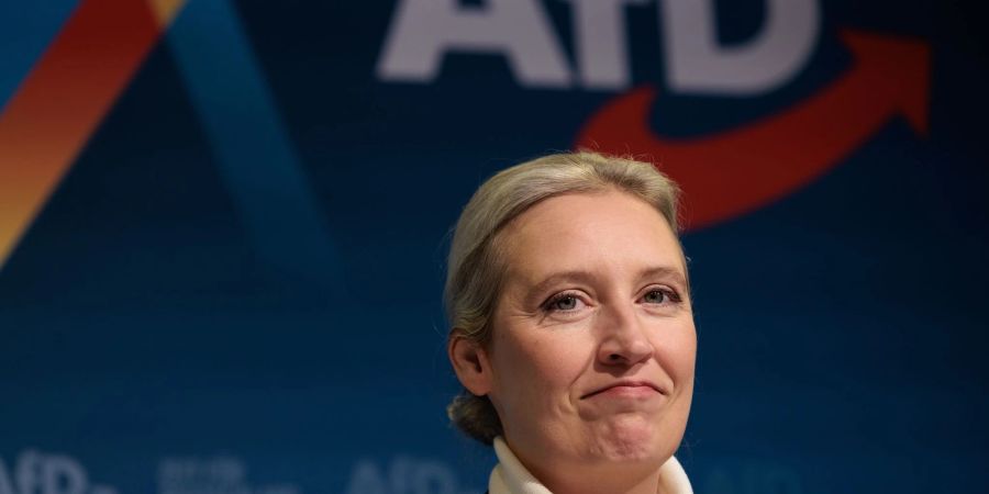 AfD nominiert Weidel als Kanzlerkandidatin.