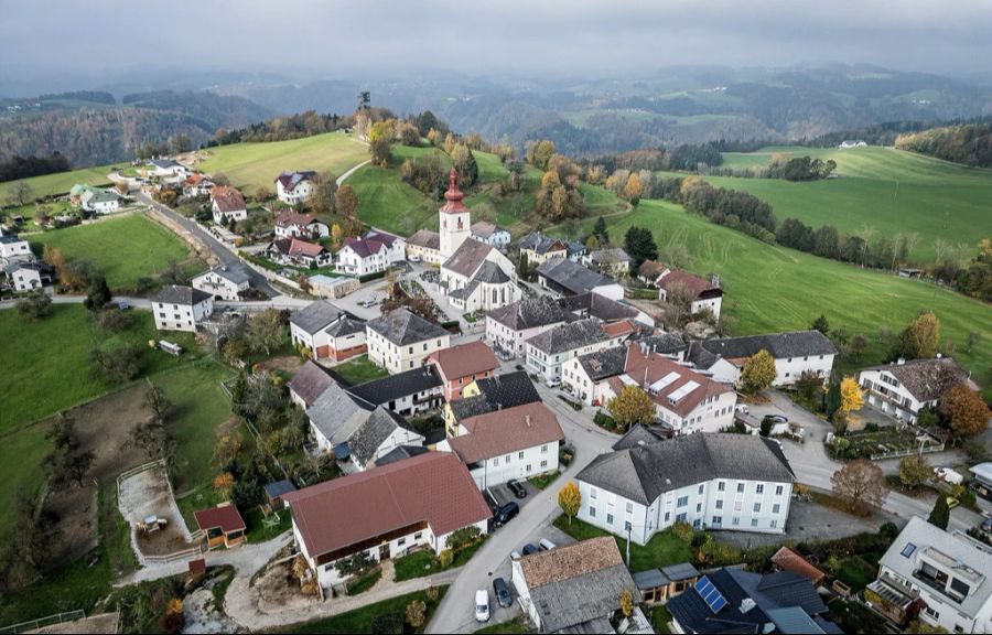 In der Gemeinde von Kirchberg ob der Donau in Oberösterreich hat es am Montag einen Amoklauf gegeben.