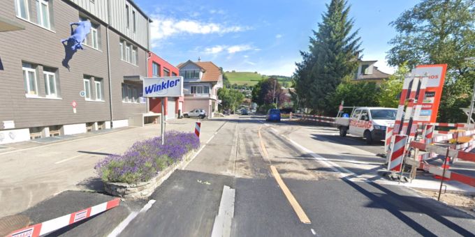 Auf der Thunstrasse in Konolfingen BE ist es am Freitagabend zu einem Verkehrsunfall gekommen. Konolfingen
