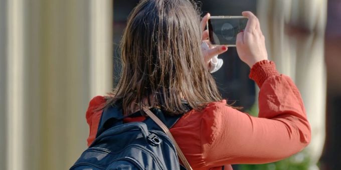 Solo-Reisen liegen im Trend – doch alleine unterwegs zu sein, birgt auch Gefahren, gerade für Frauen. Reisen
