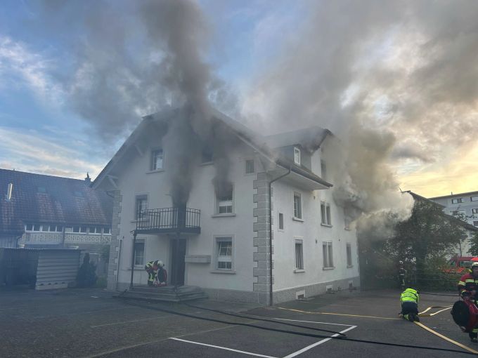 Durch den Brand kam es zu einer starken Rauchentwicklung. starke Rauchentwicklung