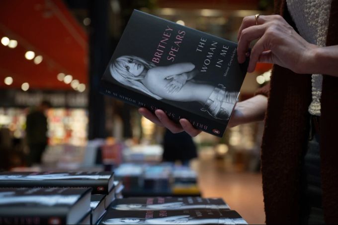 Spears veröffentlichte im Oktober 2023 ihre Autobiografie «The Woman in Me». Britney Spears
