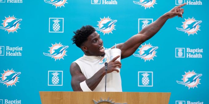 Tyreek Hill fordert die Entlassung eines Polizisten, der in seine Verkehrskontrolle verwickelt war. Tyreek Hill NFL