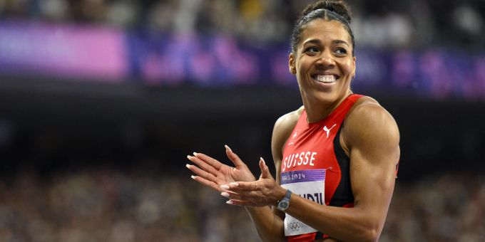 Mujinga Kambundji läuft bei Olympia 2024 über 100 m auf Rang sechs. Mujinga Kambundji Olympia 2024