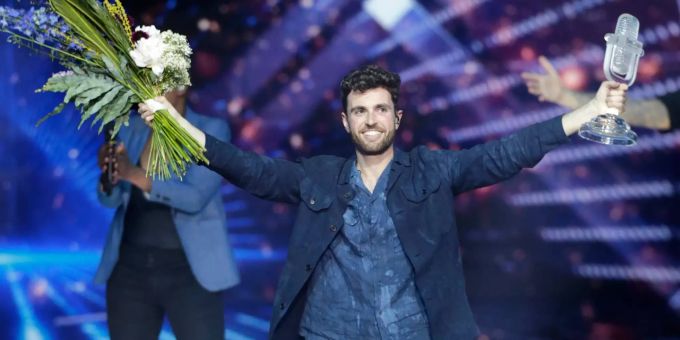 Duncan Laurence feiert seinen Sieg. Niederlande Eurovision Song Contest 2019