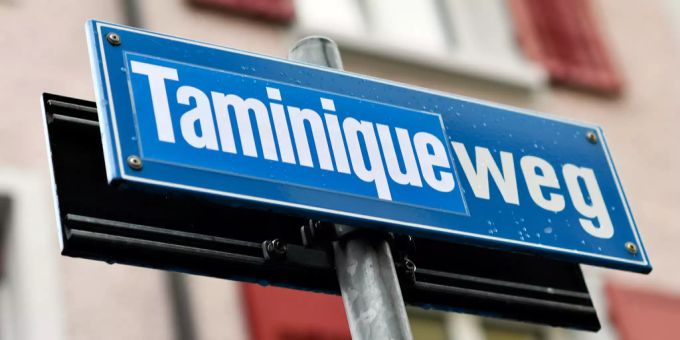 Frauentag - Zürichs Strassenschilder werden über Nacht «weiblich»