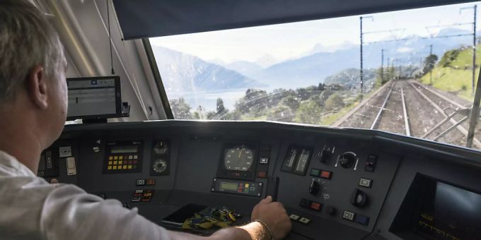 Die BLS wird nun doch nicht Interregio-Züge von Bern nach Biel und nach Olten einsetzen. (Archivbild) Die BLS wird nun doch nicht Interregio-Züge von Bern nach Biel und nach Olten einsetzen. (Archivbild)