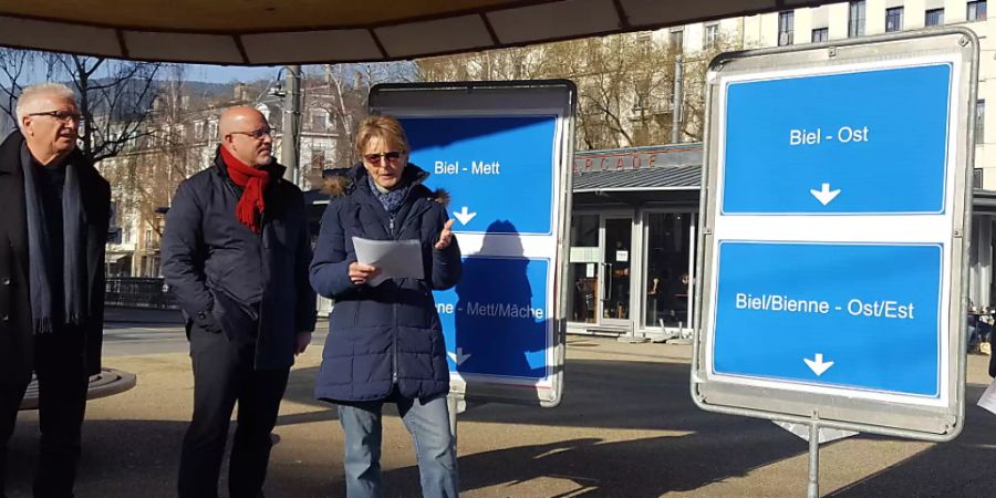 So müssten die Bieler Autobahnschilder nach Auffassung von lokalen Politikern aussehen.