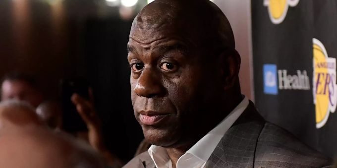 Magic Johnson ist als Präsident des NBA-Teams der Los Angeles Lakers zurückgetreten. Johnson Los Angeles Lakers