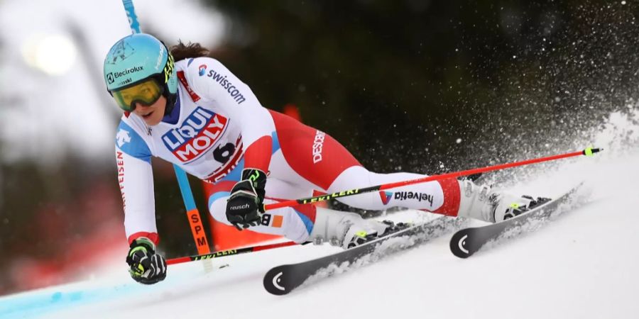 Wendy Holdener fährt im ersten Lauf im Riesenslalom von Åre.