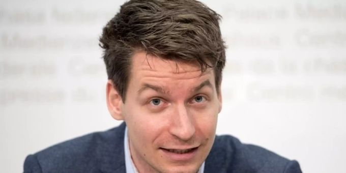 Pascal Vuichard, Vize-Präsident der Grünliberalen Schweiz und Präsident des Komitees „Offiziere für Schengen“ Mann mit braunem Haar im Anzug