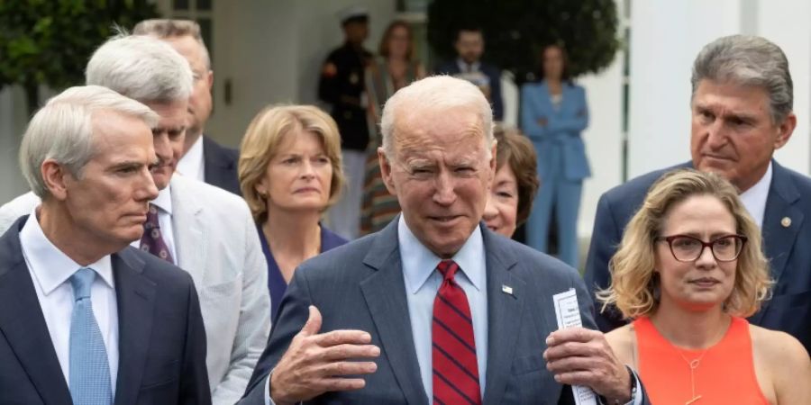 US-Präsident Biden (Mitte)