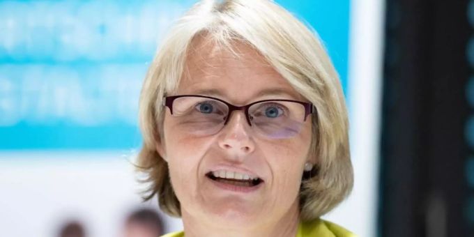 Bundesbildungsministerin Karliczek geht davon aus, dass die Bürger zu Recht erwarteten, dass Bund und Länder die Zukunftsaufgabe Bildung gemeinsam angingen. Foto: Bernd Weissbrod/dpa Bundesbildungsministerin Karliczek geht davon aus, dass die Bürger zu Recht erwarteten, dass Bund und Länder die Zukunftsaufgabe Bildung gemeinsam angingen. Foto: Bernd Weissbrod/dpa