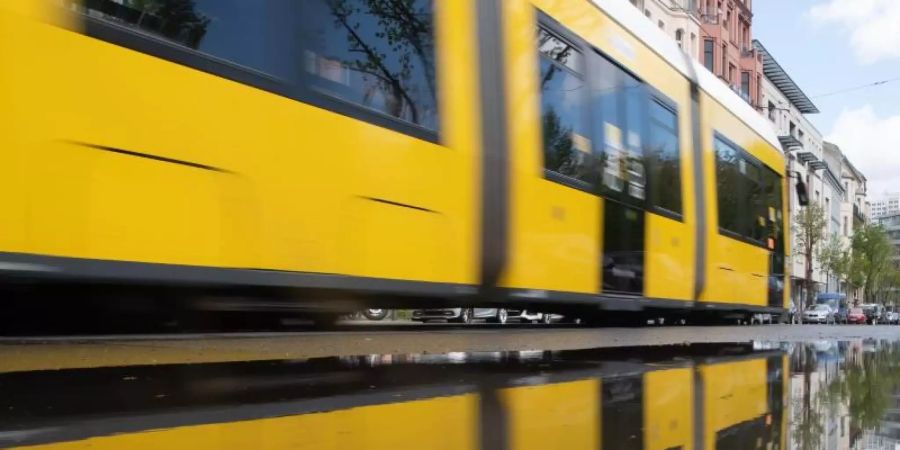 Zum Überleben braucht der ÖPNV in Deutschland aktuell kräftige finanzielle Unterstützung vom Bund. Foto: Paul Zinken/dpa-Zentralbild/dpa