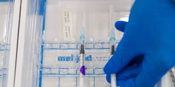 Die Ständige Impfkommission empfiehlt die Coronavirus-Impfung bei Kindern und Jugendlichen nur für Vorerkrankte. Foto: Daniel Karmann/dpa Die Ständige Impfkommission empfiehlt die Coronavirus-Impfung bei Kindern und Jugendlichen nur für Vorerkrankte. Foto: Daniel Karmann/dpa