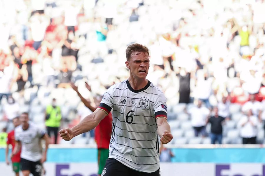 Joshua Kimmich ballt nach einem Treffer die Faust.