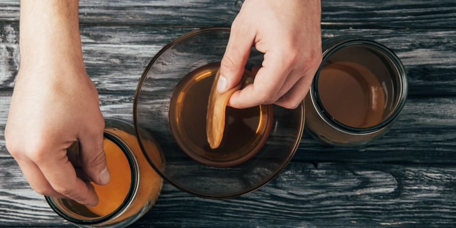 Kombucha, Zubereitung, Herstellung, Gläser, Tee