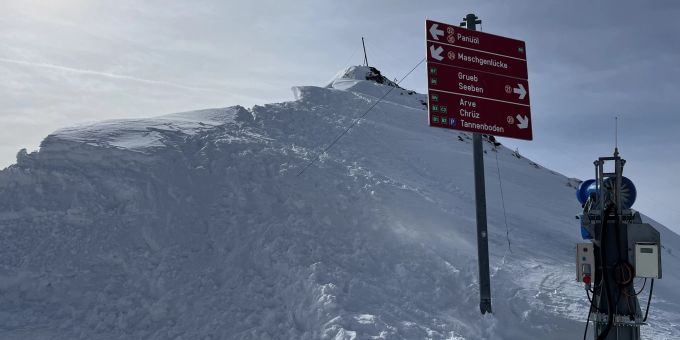 Flumserberg: Wächtenabbruch am Maschgenkamm. Wächtenabbruch am Maschgenkamm.
