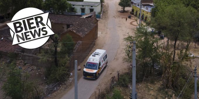 Schock in Indien - Ambulanz fährt über Schlagloch – «Toter» wacht auf