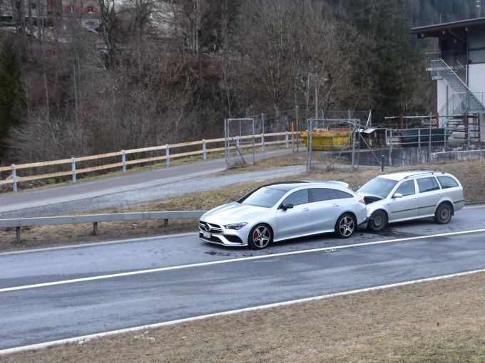Auffahrunfall nach Vollbremsung in Schiers. Auffahrunfall