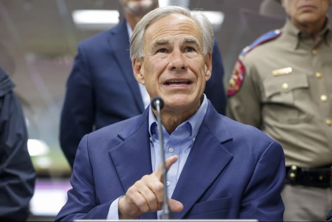 Der Gouverneur von Texas, Greg Abbott, bleibt bei dem Stacheldraht an der Grenze. Greg Abbott Stacheldraht Texas