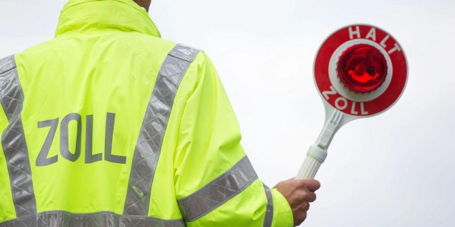 Der Zoll warnt vor illegalen importierten Lebensmitteln. (Symbolbild/Archivbild)