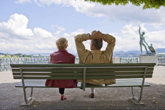 Die Babyboomer haben weiterhin viel Kapital und Zeit um Zweitwohnungen in den Schweizer Alpen aufzukaufen. Fachkräftemangel Babyboomer
