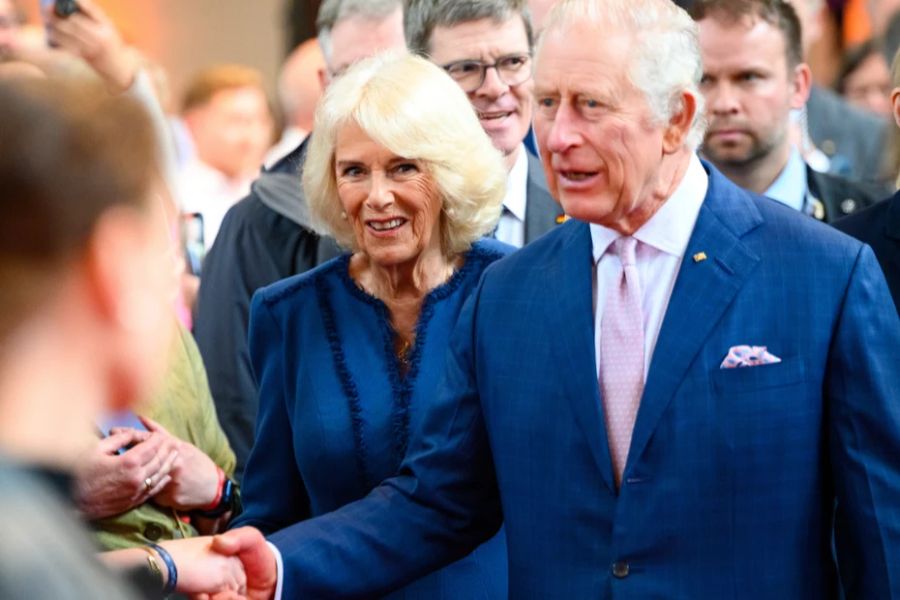 Aufgrund der Krebserkrankung von König Charles rückt Königin Camilla mehr in die Öffentlichkeit.