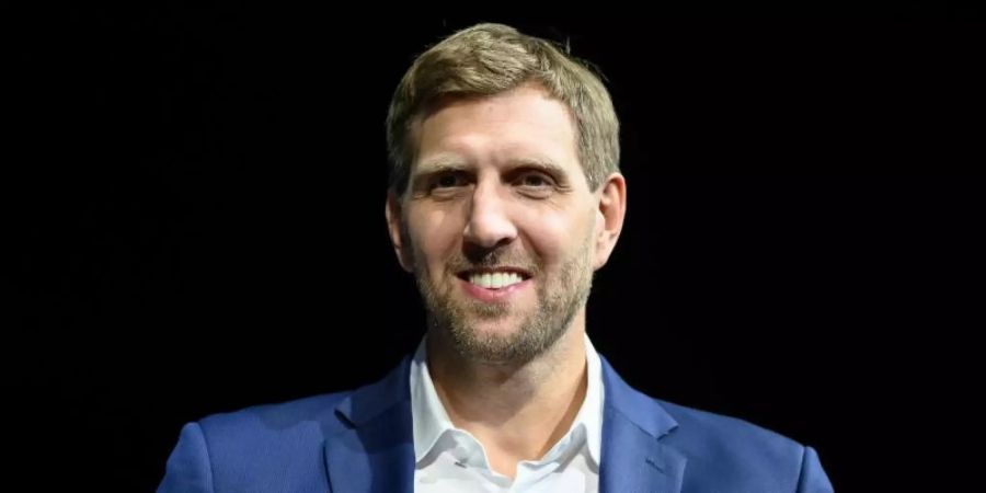 Der zurückgetretene Basketball-Star Dirk Nowitzki wagt eine Prognose für die neue NBA-Saison. Foto: Silas Stein/dpa