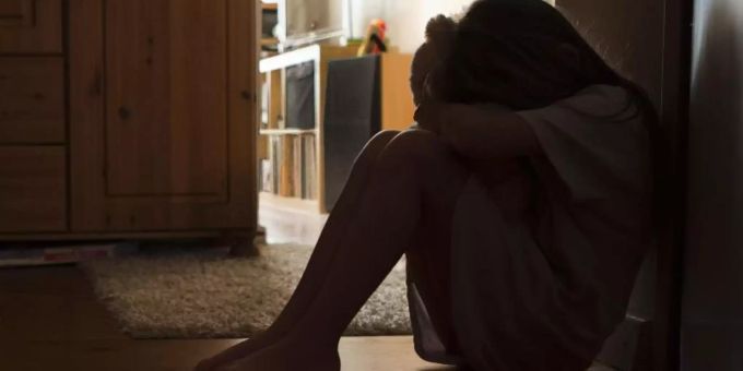 Der Anteil von Frauen, die vor ihrem 18. Lebensjahr sexuelle Gewalt erlebt haben, liegt im Jahr 2023 global bei durchschnittlich knapp 19 Prozent. (Symbolbild) sexuelle gewalt