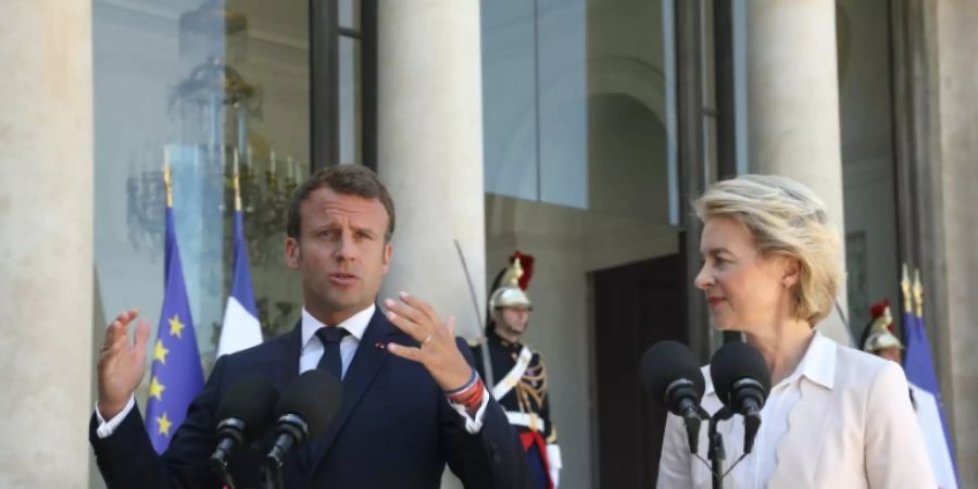 Frankreichs Präsident Macron kritisiert von der Leyen