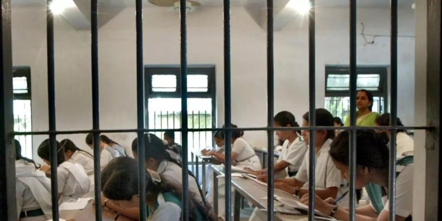 Bei Prüfungen in Bangladesch wird viel geschummelt