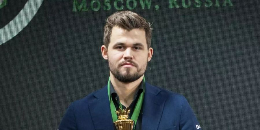 Magnus Carlsen hat seinen WM-Titel im Blitzschach verteidigt. Foto: Maria Emelianova/AP/dpa