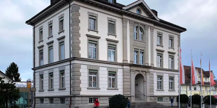 Schulhaus Dorf