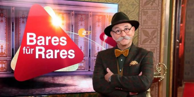 Bei «Bares für Rares» sorgt ein Silbertablett für besonderes Interesse bei den Händlern. (Archivbild) bares für rares