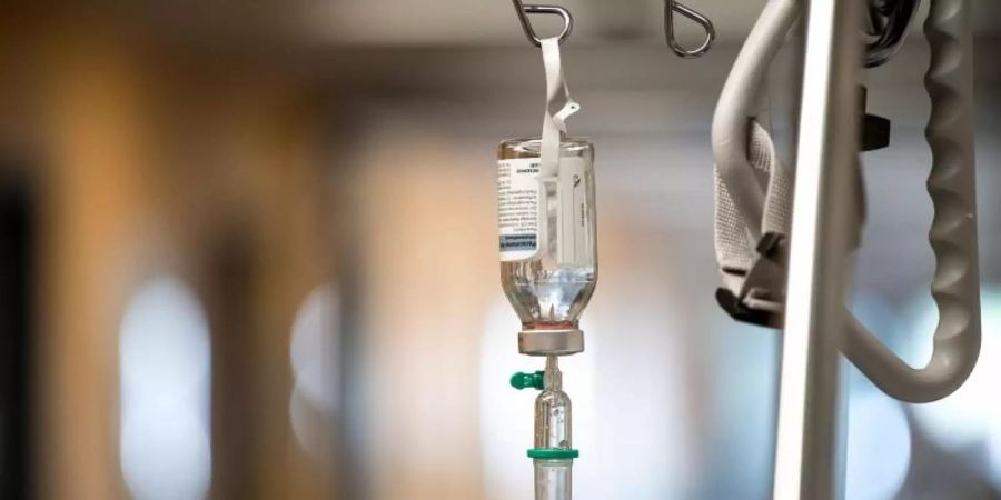 Im vergangenem Jahr lag der Anteil derer, die im Krankenhaus starben bei 46 Prozent. Meist entspricht das nicht dem Wunsch der Patienten. Foto: Fabian Sommer/dpa