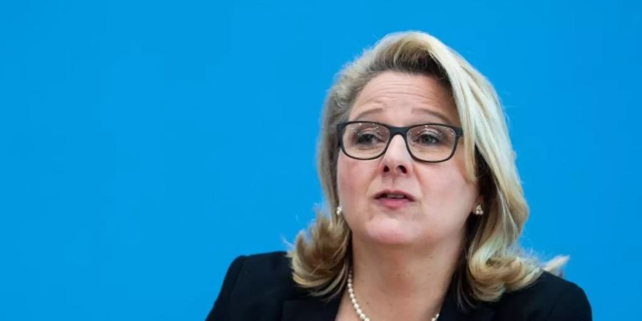 Bundesumweltministerin Svenja Schulze (SPD) wirbt für Wasserstoff. Foto: Bernd von Jutrczenka/dpa Pool/dpa