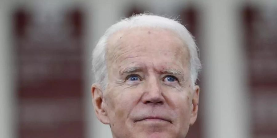 Bereits im vergangenen Frühling war Biden mit Vorwürfen mehrerer Frauen konfrontiert gewesen, wonach er diesen gegen ihren Willen zu nah gekommen sei. Foto: Paul Sancya/AP/dpa