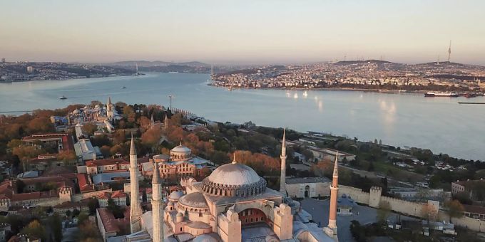 ARCHIV - Eine Luftaufnahme der Hagia Sophia. Foto: -/AP/dpa Hagia Sophia