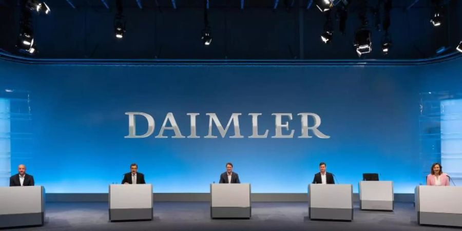 Die Vorstandsmitglieder von Daimler in der virtuellen Hauptversammlung der Daimler AG. Foto: Daimler AG/dpa