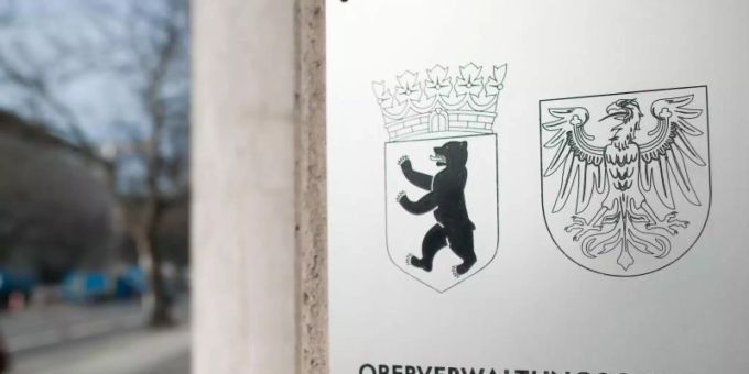 Das Oberverwaltungsgericht Berlin-Brandenburg hat sich für die Corona-Gegner ausgesprochen. Coronavirus