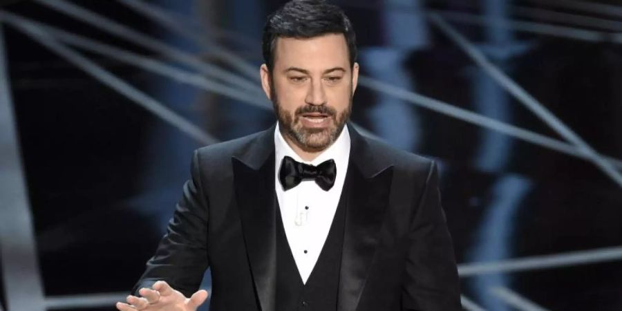 Der US-Talkmaster Jimmy Kimmel moderiert die Verleihung der Oscars 2017. Foto: Chris Pizzello/Invision/AP/dpa