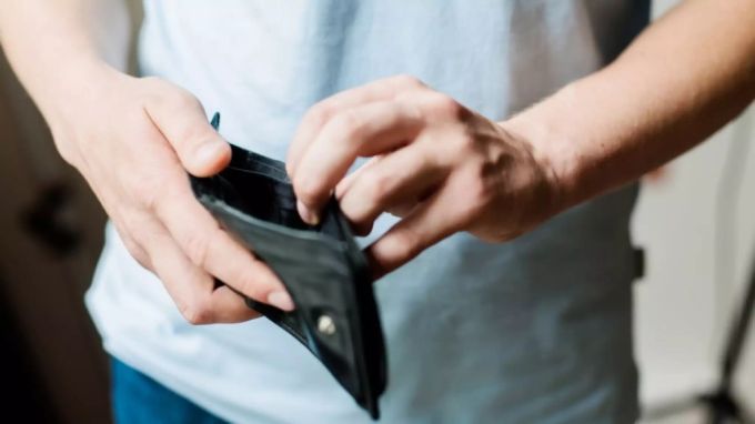 Immer mehr Versicherte können ihre Krankenkassenprämien nicht mehr bezahlen. prämien schweiz