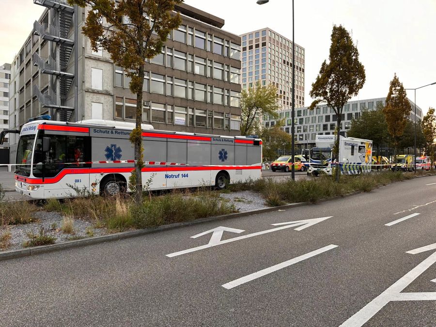 In Zürich bei der Hardbrücke läuft ein Einsatz.