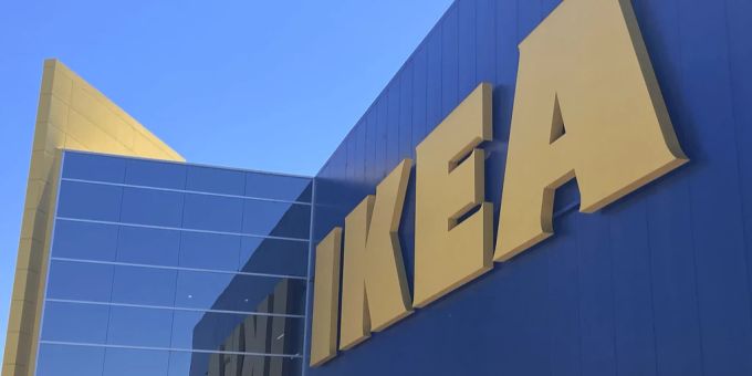 Ein Mann erstand unrechtsmässig einen Gutschein von über 900 Franken beim Möbelriesen-Ikea. Nun wurde er zu einer Haftstrafe verurteilt. ikea