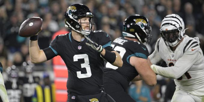 C.J. Beathard muss bei Jacksonville für den verletzten Trevor Lawrence einspringen. NFL