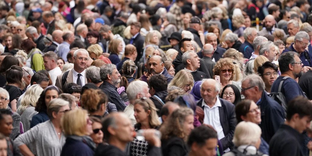 Wie Viele Personen Befinden Sich In Diesem Raum www.nau.ch