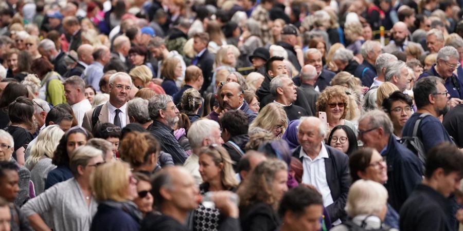 Mehr als 8 Milliarden Menschen leben derzeit auf der Erde.