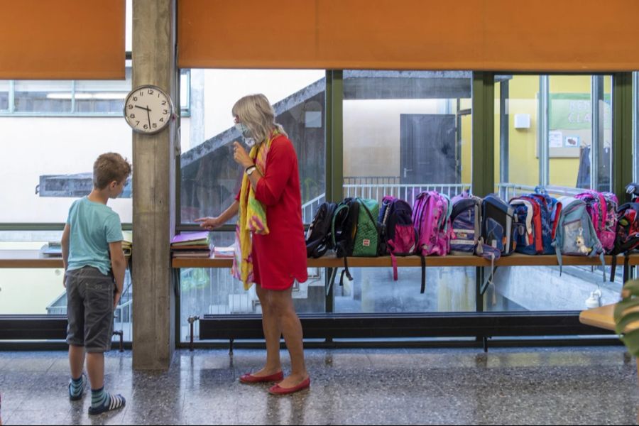 In Italien blieb ein einziger Schüler einer Klasse mit seiner Lehrerin im Klassenzimmer zurück. (Symbolbild)