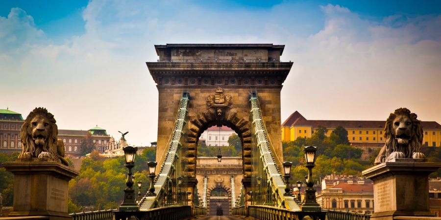 Budapest szechenyi kettenbrücke